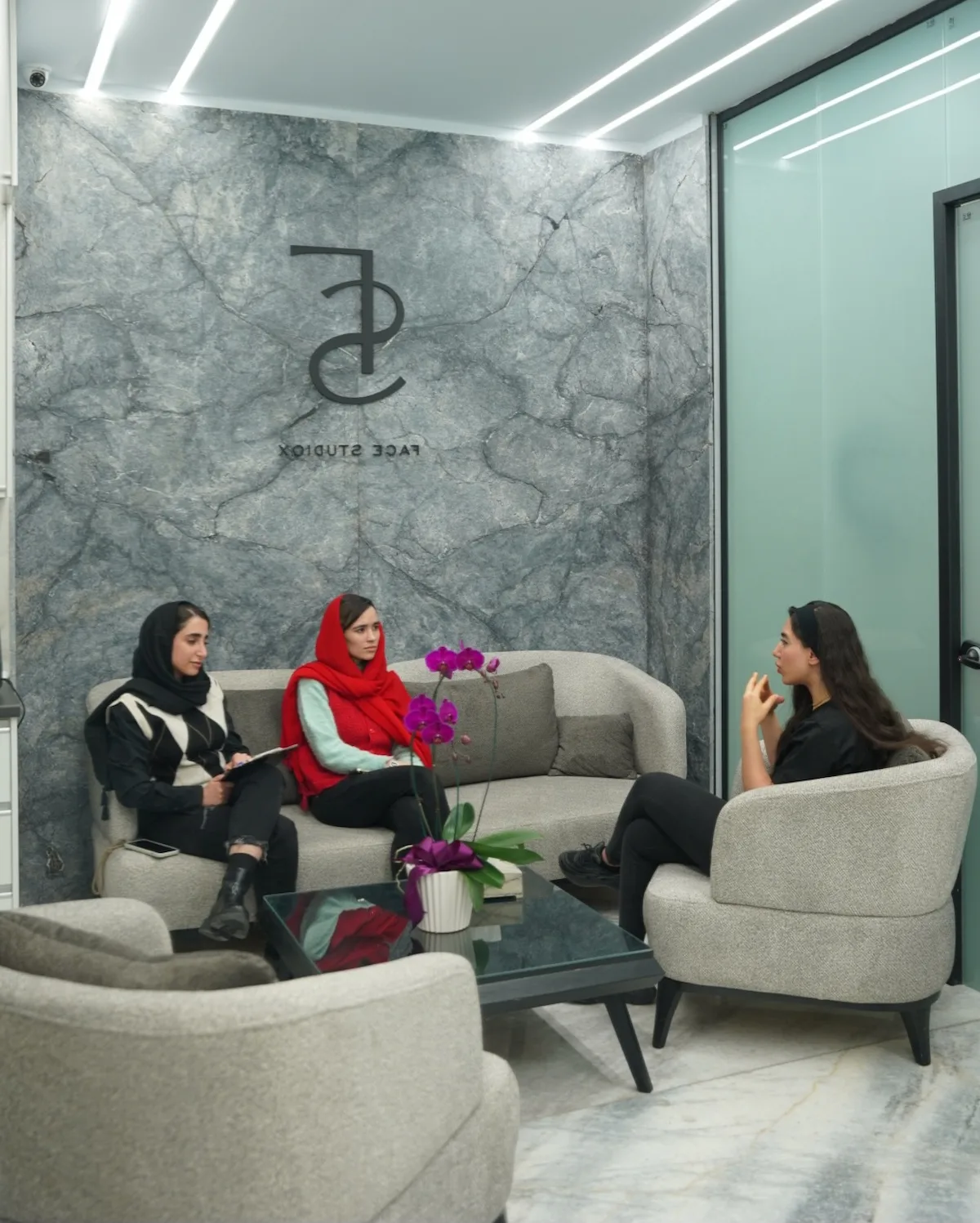 فضای انجام فیشال و پاکسازی پوست در فیس استودیوکس