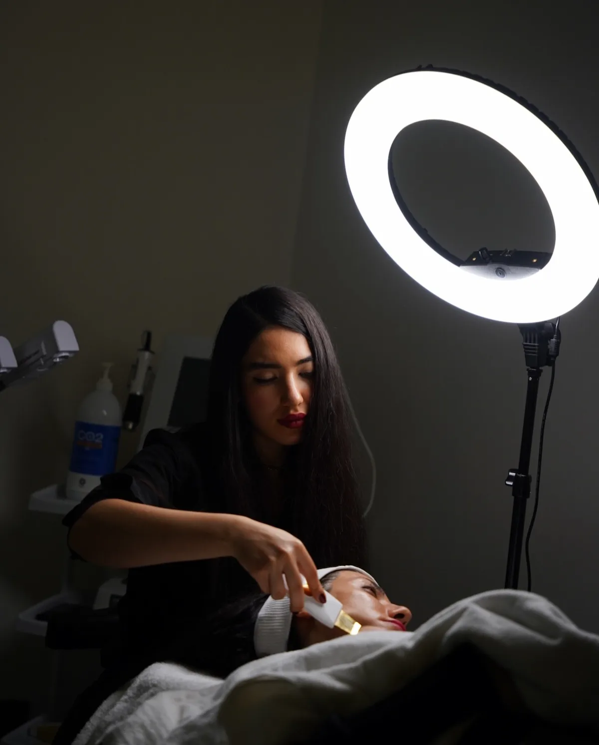 اتاق خدمات پوستی فیس استودیوکس