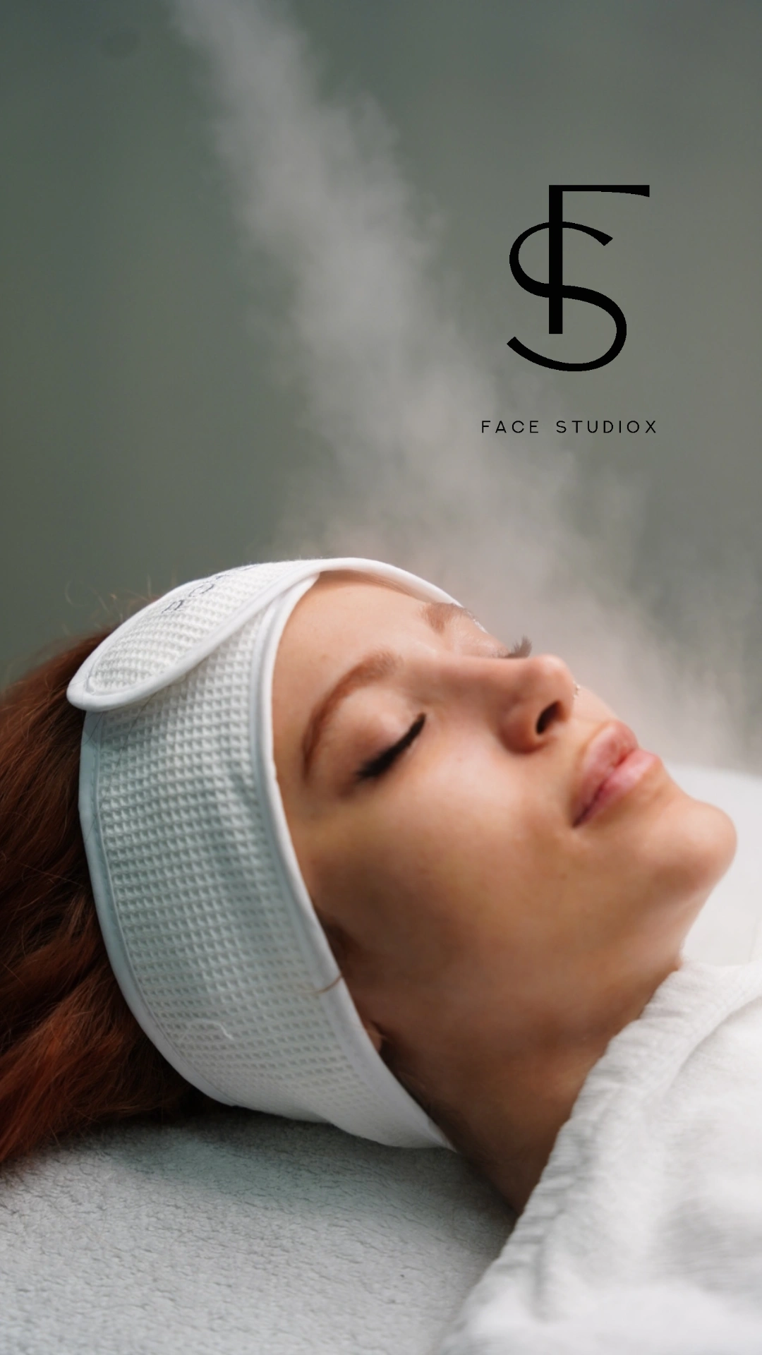 بخور صورت برای باز شدن منافذ پوست در فیشال تخصصی – فیس استودیوکس الهیه