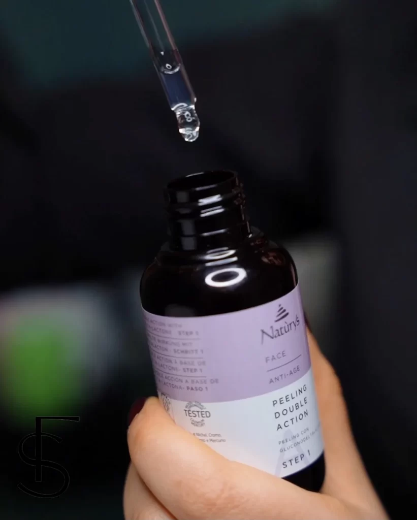 محلول لایه‌بردار تخصصی دور چشم Naturys در پکیج مراقبت دور چشم فیس استودیوکس